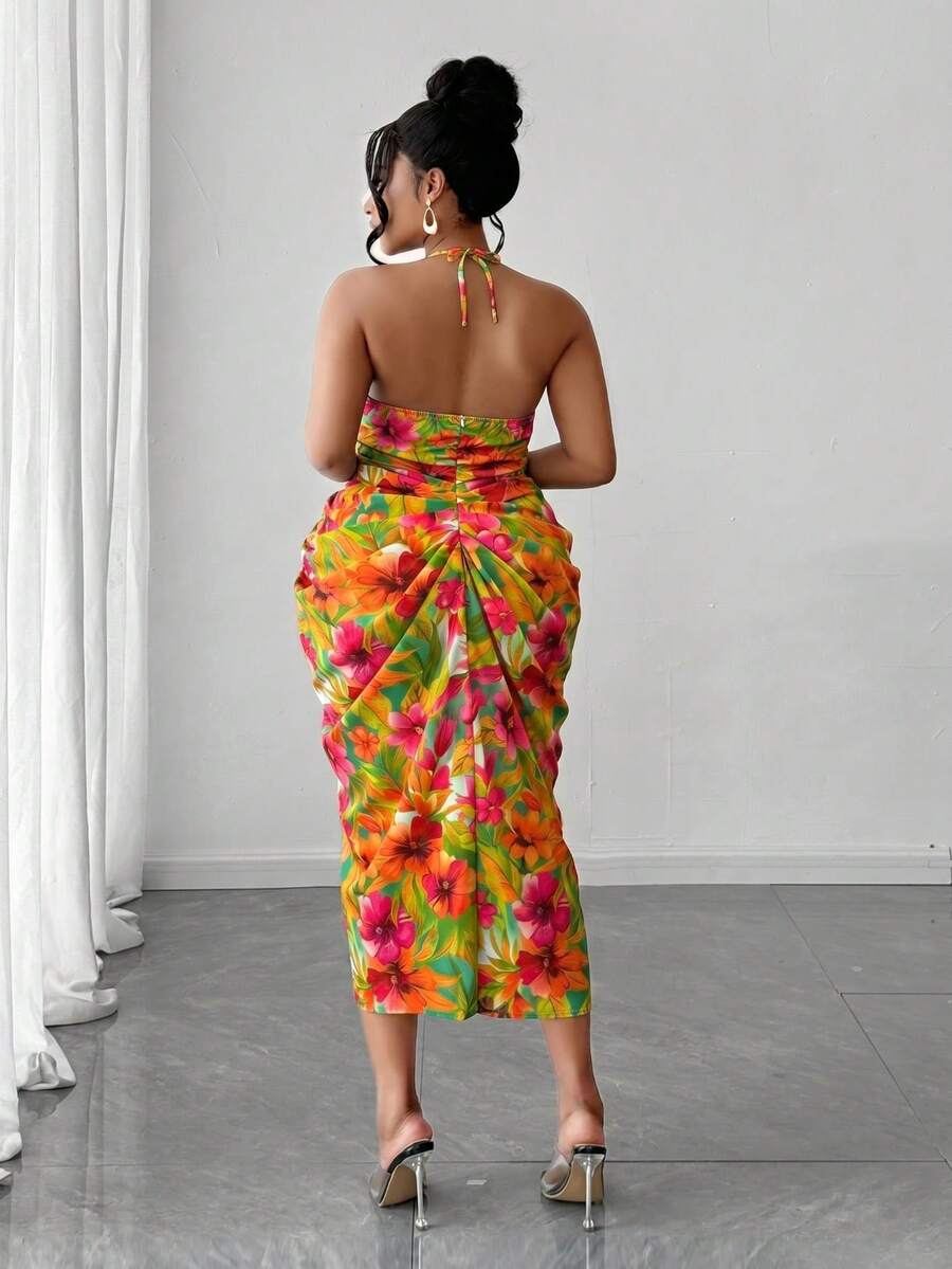 Image 8 - hem detail of Plus Size Women’s Tie Dye Pleated Casual Halter Neck Dress for Trendy Party Outings