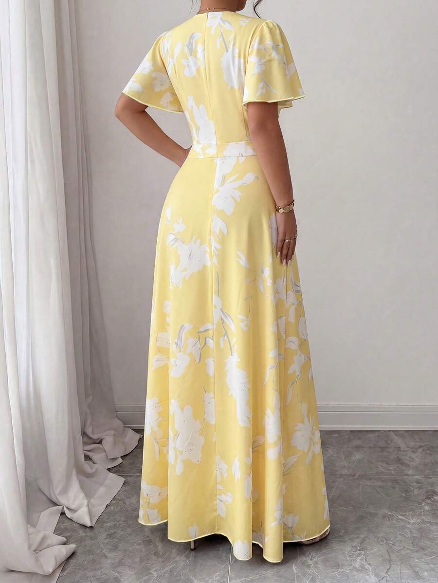 Image 8 - hem detail of Elegant Plus Size Floral Print Dress for Women - Perfect for Work, Commute, and Summer Outings