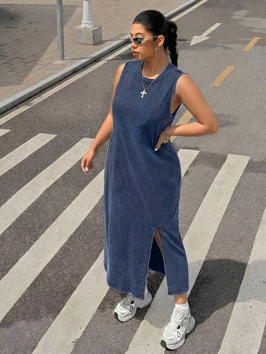 Side profile of Elegant Plus Size Dresses for Effortless Style and Comfort