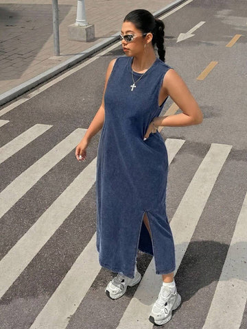Side profile of Elegant Plus Size Dresses for Effortless Style and Comfort