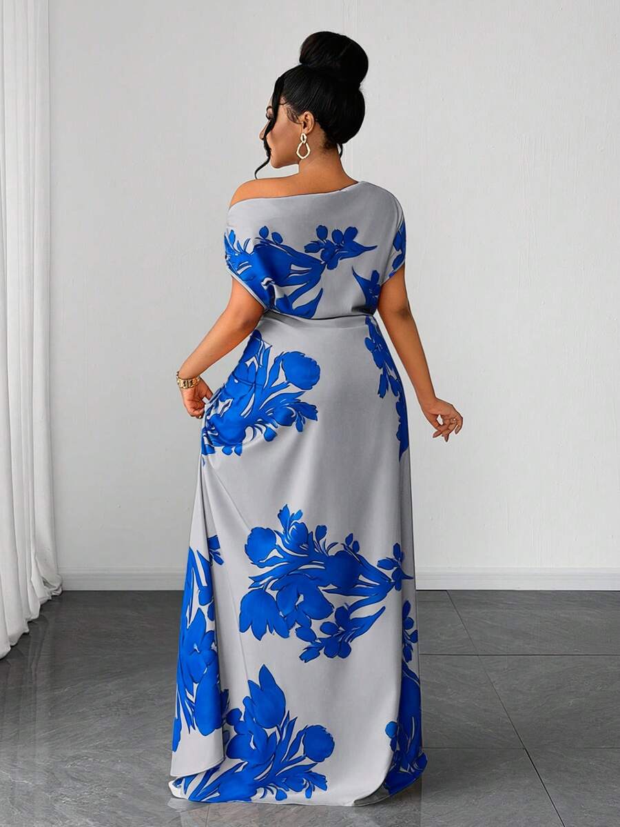 Occasion styling of Plus Size Green Floral Print Ruched Waist Slit Shoulder Dress for Casual Vacations
