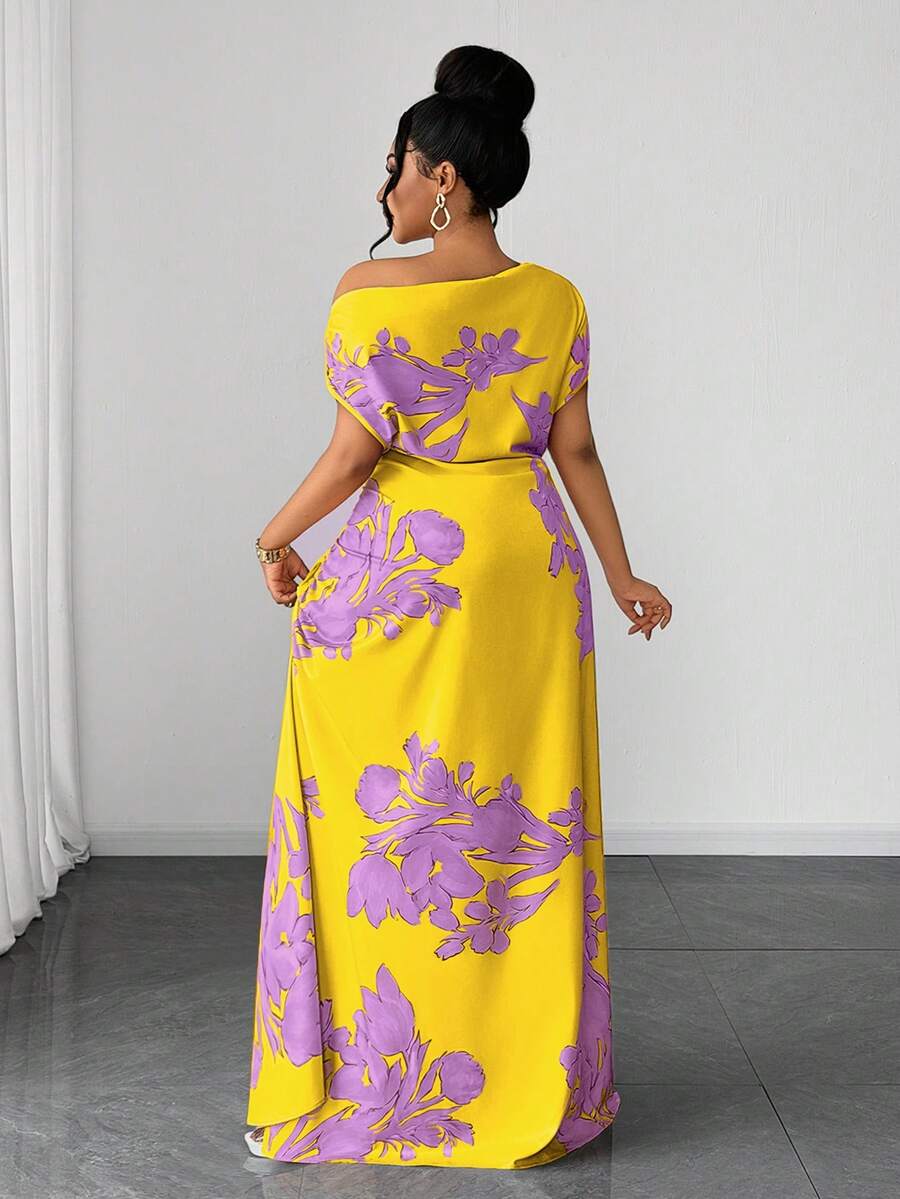 Waist detail of Plus Size Green Floral Print Ruched Waist Slit Shoulder Dress for Casual Vacations
