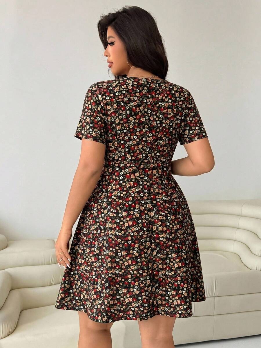 Plus size surplice V neck fit and flare summer dress variant image 5