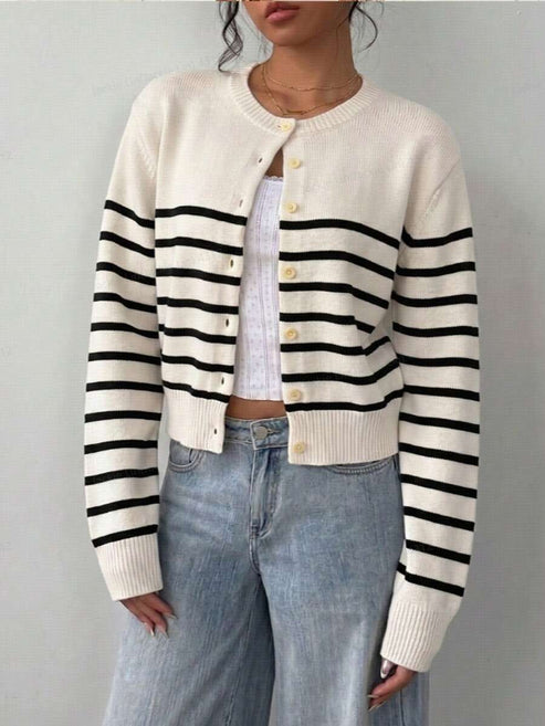 Women's beige cropped knit sweater