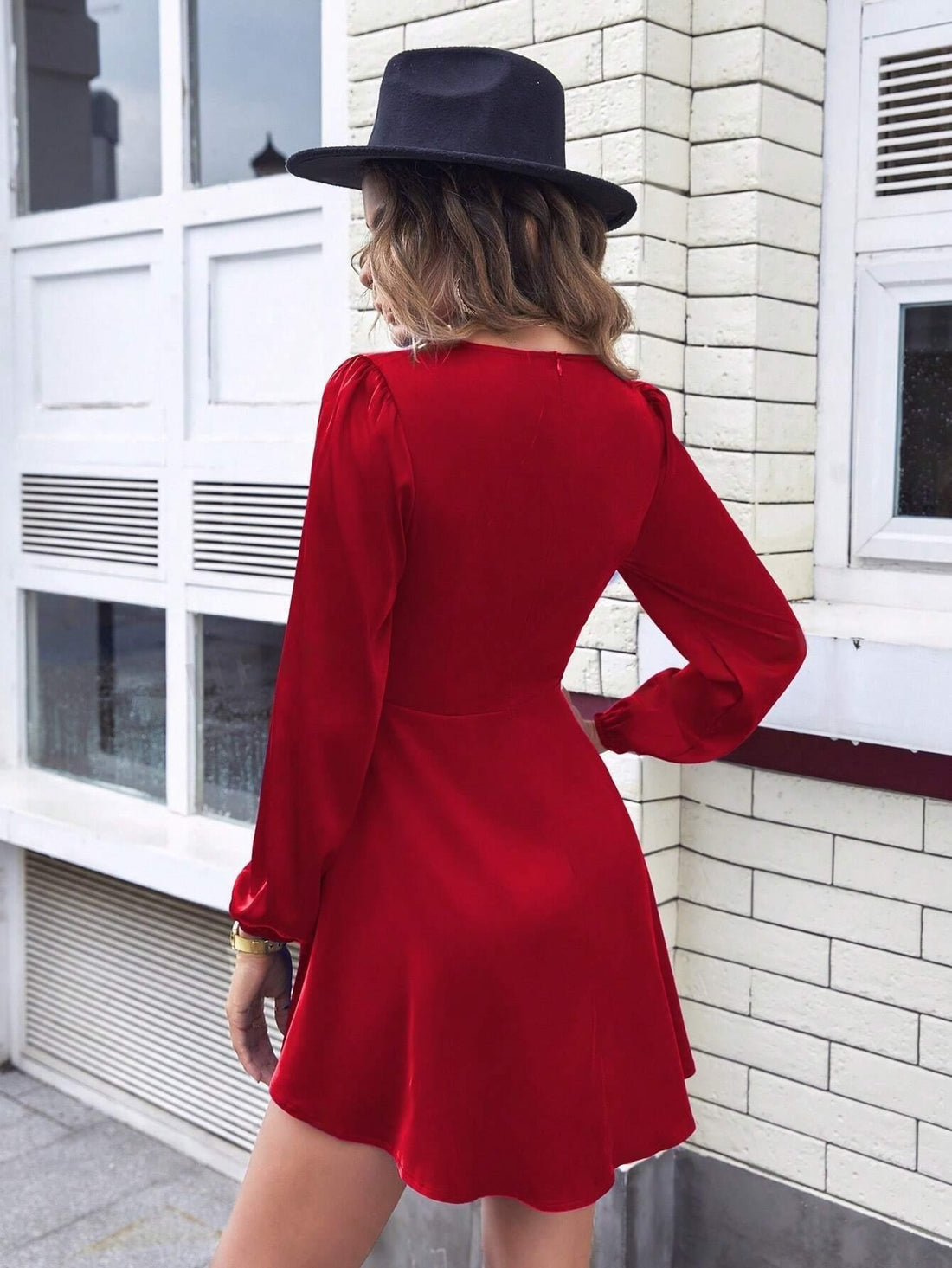 Upgrade your spring break wardrobe with our Spring Break Glam dress! Featuring a trendy twist-front design and stylish lantern sleeves, this dress is perfect for a day out with friends. The beautiful blue color adds a pop of color to your look. Get ready to turn heads with this must-have dress!