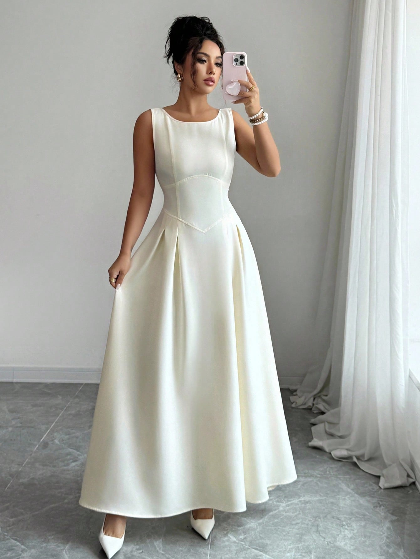 Step out with charm in this A-Line Elegant Dress, featuring a sleeveless design and a flattering round neckline. Its solid color and waisted cut highlight your silhouette while keeping things effortlessly chic. Perfect for twirling through your day or lighting up the evening—this dress blends comfort with a dash of playful sophistication.