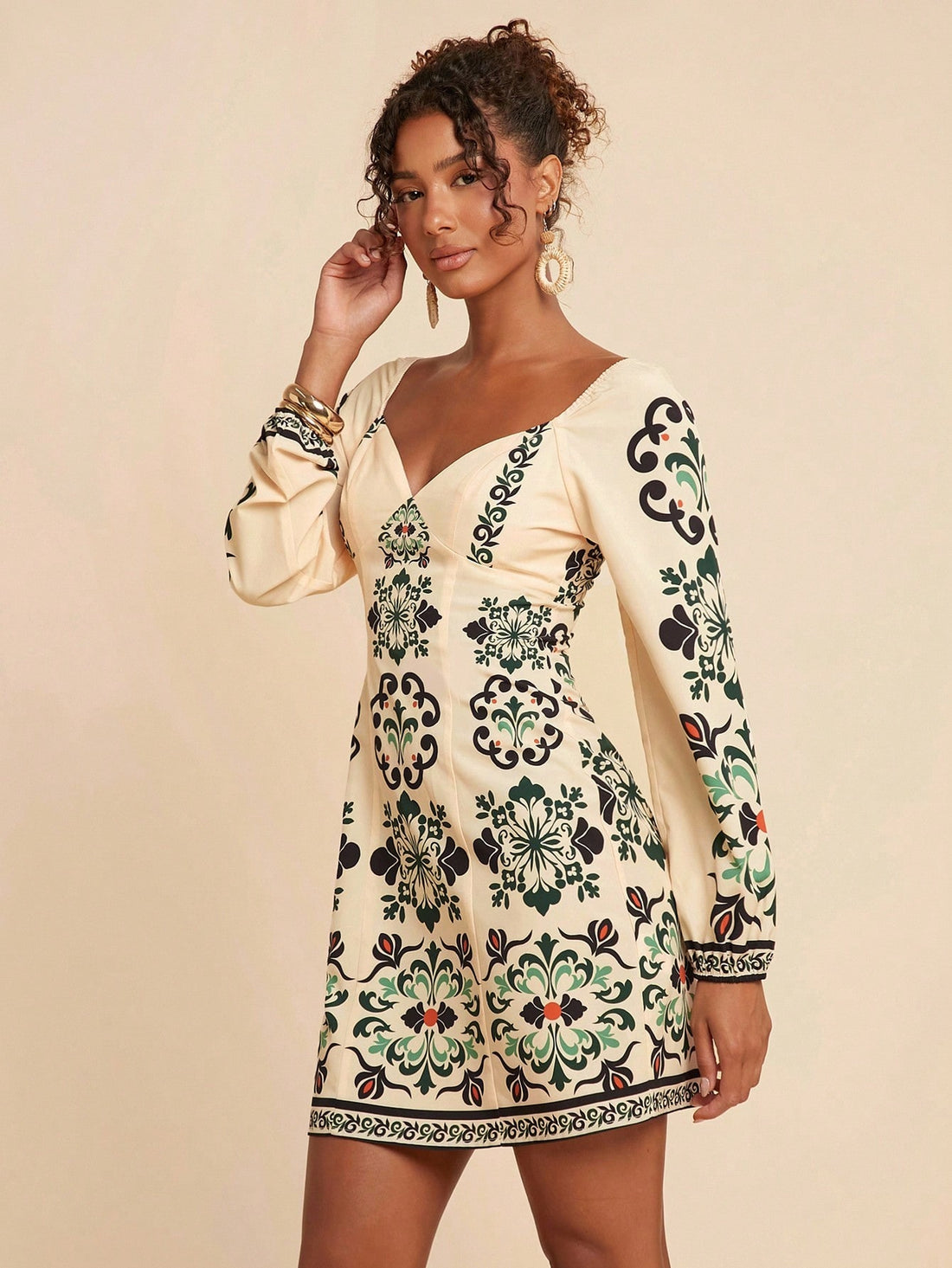 Step into vacation mode with this Bohemian A-Line dress! Featuring a flirty backless design and a daring V-neck, it’s perfect for sunny escapes. The cinched waist flatters your silhouette while the breezy A-line skirt lets you twirl with ease. Effortless style meets playful comfort—your new go-to for unforgettable getaway vibes.