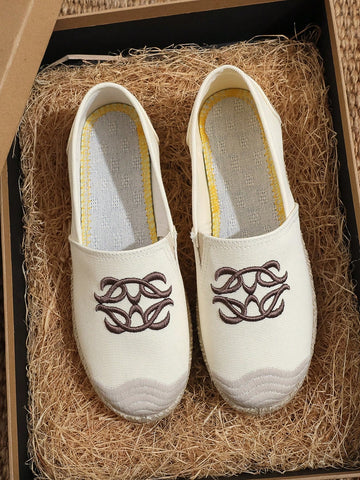 Slip into style and comfort with our Breathable Women's Casual Loafers! Perfect for spring and summer, these slip-on flats combine fashion and functionality with their breathable design. Say goodbye to sweaty feet and hello to a stylish and comfortable step!