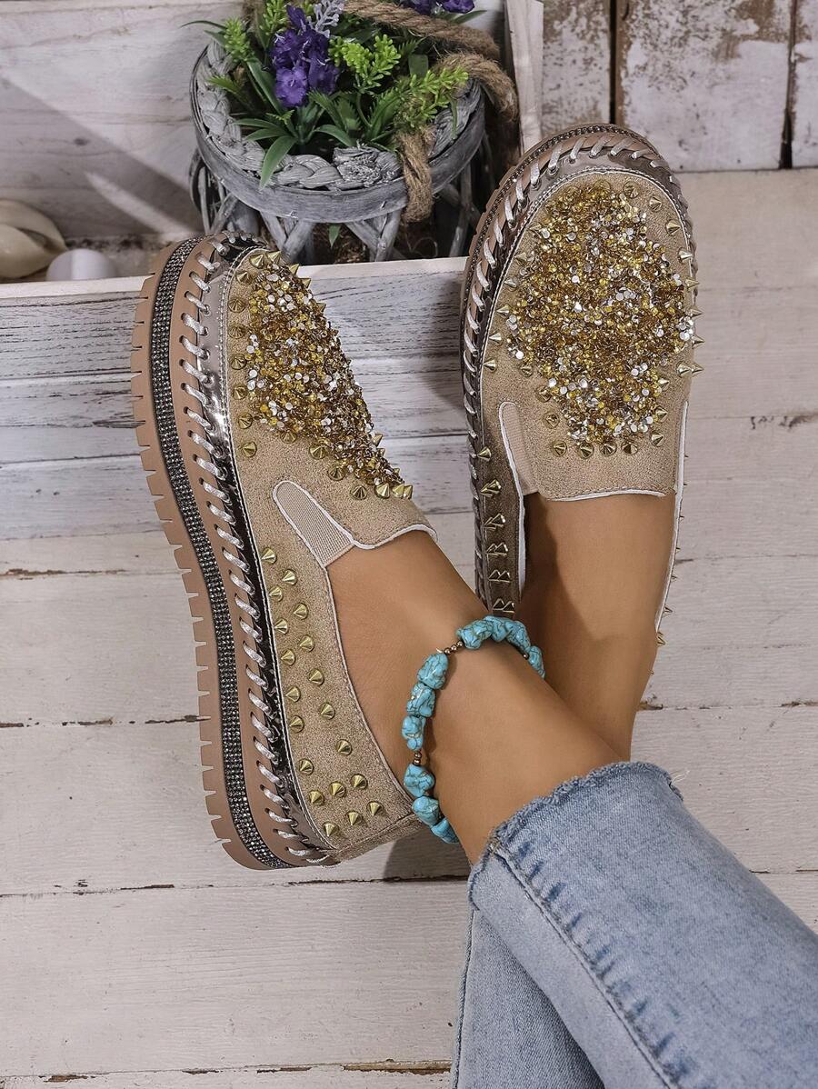 Level up your style and height with our Breathable Women's Height-Increasing Casual Sneakers! Perfect for hiking and outdoor adventures, these kicks provide comfort and breathability while adding some extra inches. No more sacrificing function for fashion - get the best of both worlds!