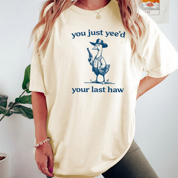 Stay stylish and comfortable this season with our Casual Crew Neck Top For Spring & Summer - perfect for any occasion! Featuring a playful goose print and short sleeves, this t-shirt is a must-have addition to your wardrobe. Made with high-quality materials, it's lightweight and breathable for all-day wear. Elevate your style with this trendy women's top!