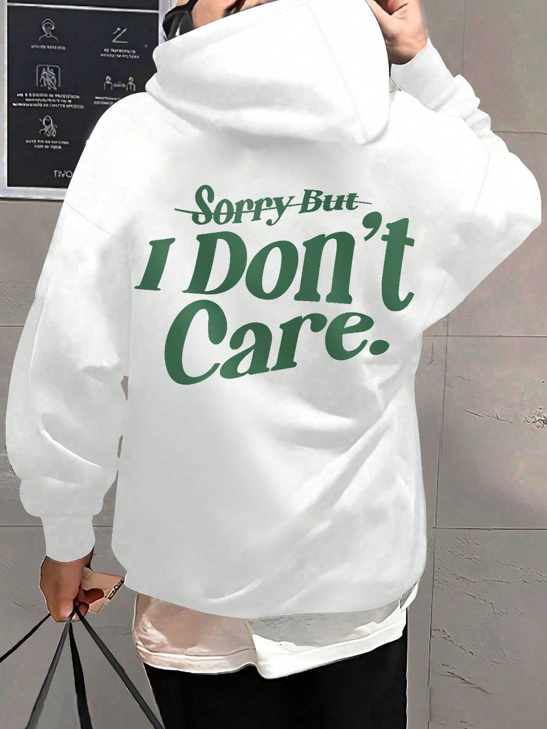 Introducing our Casual Letter Print Drop Shoulder Hoodie for Men, the perfect addition to your autumn and winter wardrobe. Made with comfort and style in mind, this hoodie features a trendy letter print design and a classic drop shoulder fit. Stay warm and fashionable all season long.