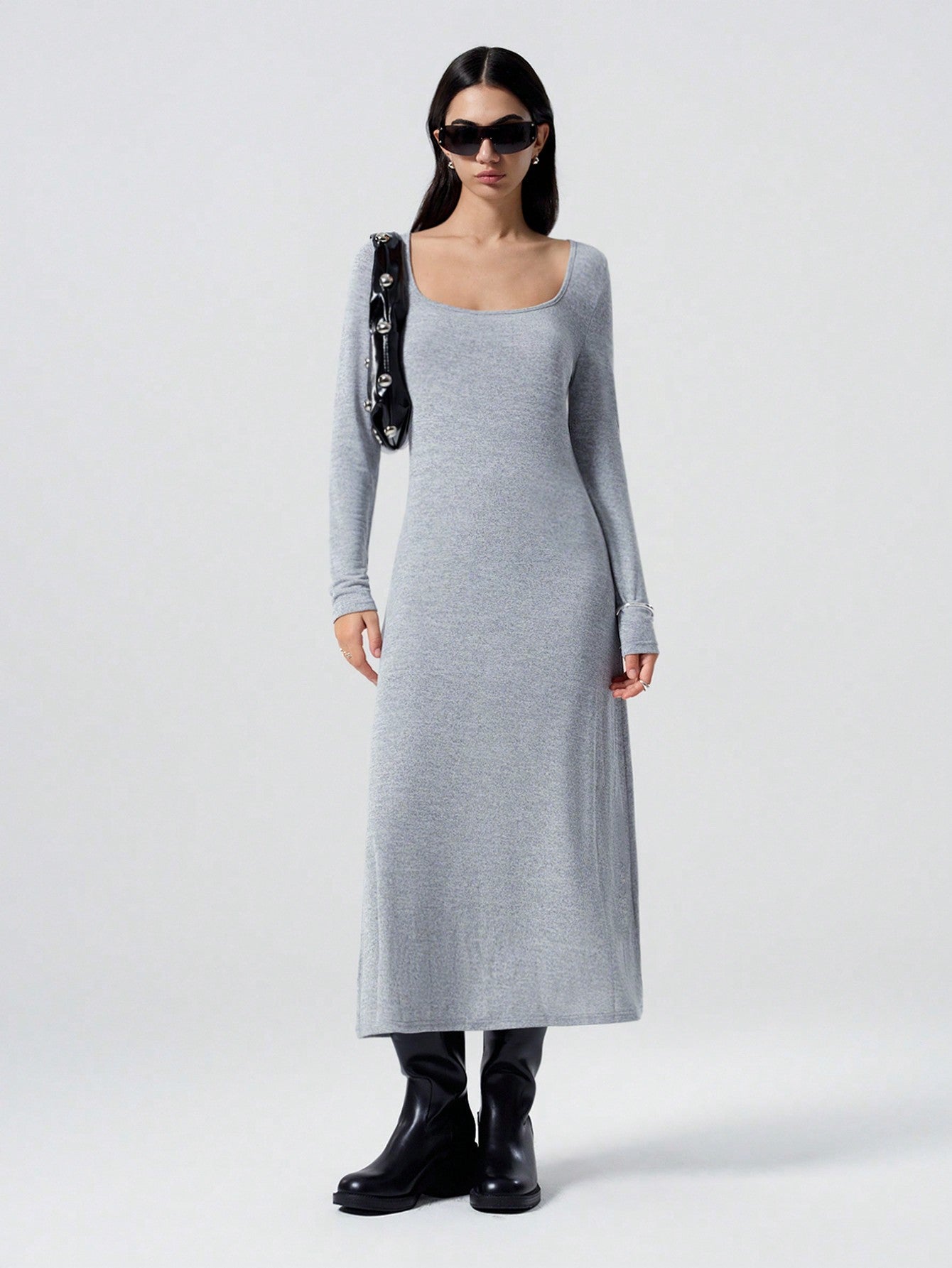 Step into autumn with this playful long sleeve dress featuring a charming square collar. Designed for casual comfort, it effortlessly blends cozy warmth with a stylish silhouette, making it your go-to piece for crisp days and relaxed outings. Embrace easy elegance and feel fabulous all season long!