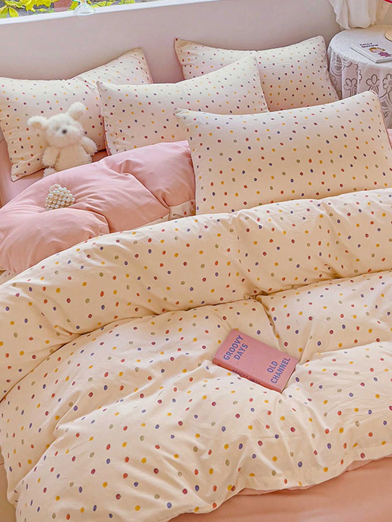 Add a splash of sweetness to your space with this charming 2-3pcs Red Bow Cherry Quilt Cover & Pillowcase Set. Featuring playful red bows and juicy cherry designs, it’s the perfect way to celebrate weddings, Valentine’s Day, or brighten up your dorm room. Soft, cozy, and full of cheer, this set turns any bed into a delightful centerpiece of love and fun.