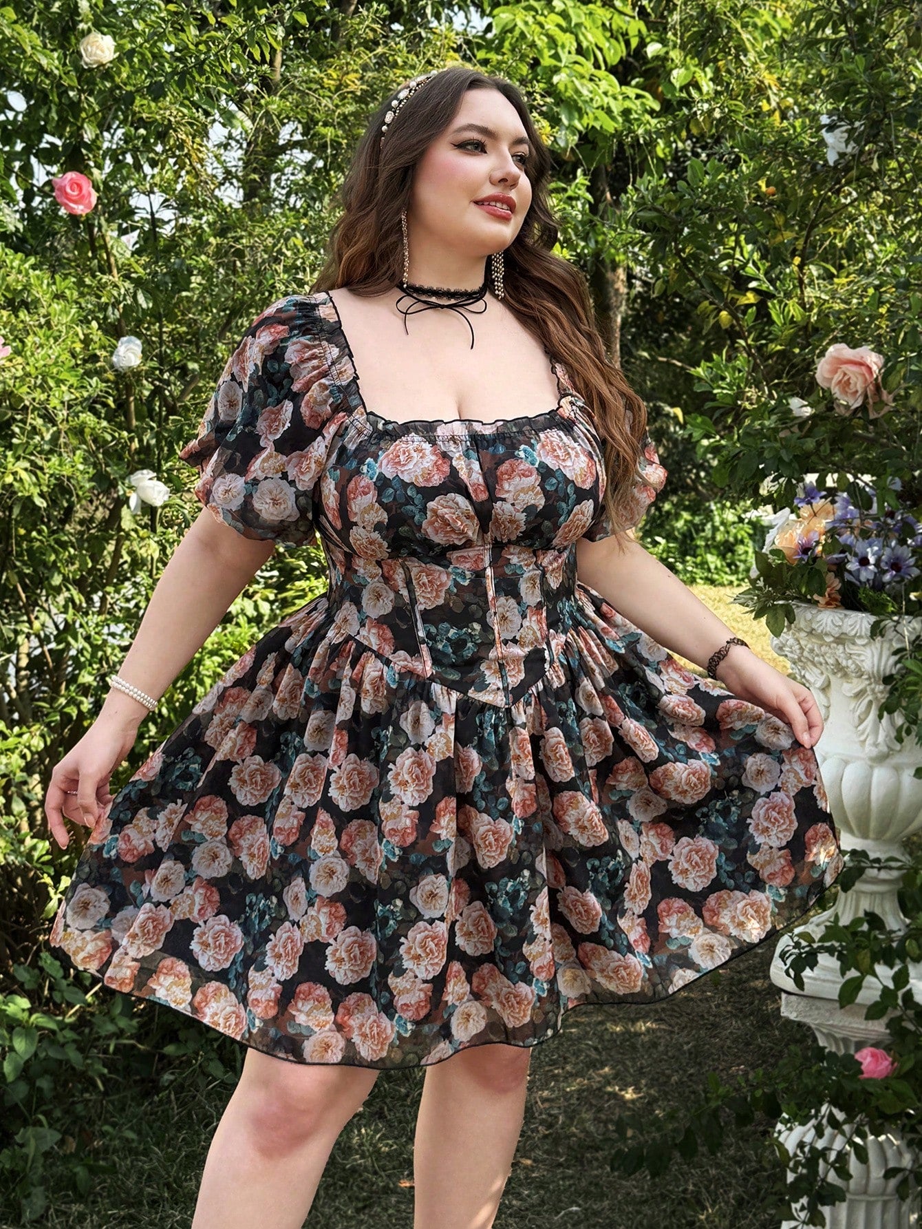 Be the talk of the town in our Charming Blue Rose Print Midi Dress! This plus size dress features a sweet square neck, perfect for showing off your neckline. The charming blue rose print adds a touch of whimsy to this midi dress. Make a statement with this unique and playful dress.