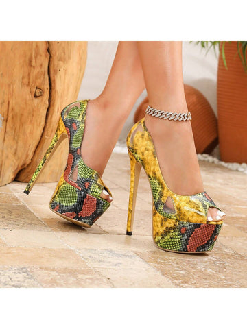 Introducing our Chic 17cm High Heel Color Block Open Toe Sandals! These comfortable runway fashion shoes will elevate your style and make a bold statement with their 17cm heel and color block design. Perfect for any fashionista looking to add some edge to their wardrobe.