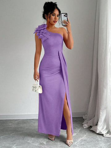 Unleash your playful and elegant side with our Chic Asymmetrical Pleated Dress! Featuring a unique one shoulder design and delicate pleats, this dress exudes casual elegance in a perfect lilac hue. Stand out from the crowd with this quirky and stylish piece!