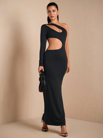 Stand out at your next autumn-winter event with our Chic Asymmetrical Shoulder Maxi Dress! Elegant yet playful, this dress features a unique one-shoulder design and stylish hollow-out long sleeves. Perfect for making a statement and turning heads.
