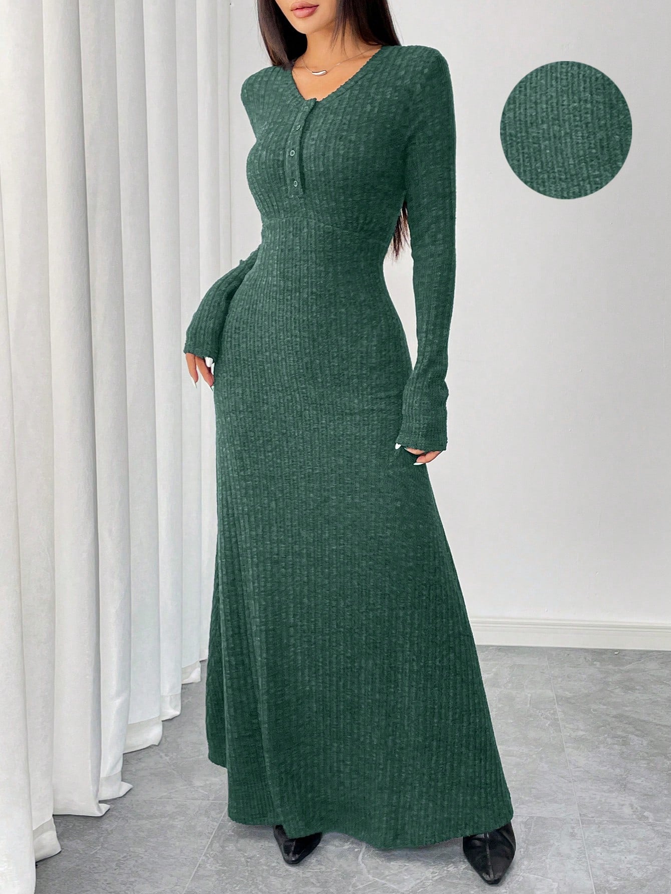 Enhance your effortless style with our Chic Autumn-Winter Waist-Cinched Solid Color Long Dress. This versatile dress cinches at the waist for a flattering silhouette and features a solid color design that is perfect for the fall and winter seasons. Elevate your wardrobe with this must-have dress.