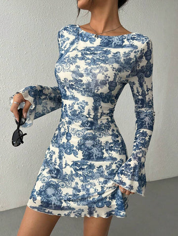 Unleash your inner fashionista with our Chic Backless Mesh Dress for Women! Adorned with flared sleeves and a unique Early Autumn Print Style, this dress will make you stand out in any social setting. The backless design adds a touch of edginess, perfect for those who dare to be different. Get ready to turn heads with this must-have dress!