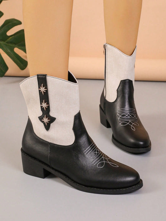 These plus-size embroidered ankle boots feature a chic black patchwork design with a chunky heel, combining fashion and comfort for your everyday wear. Expertly crafted with precise detail, these boots are perfect for any occasion, providing both style and support.