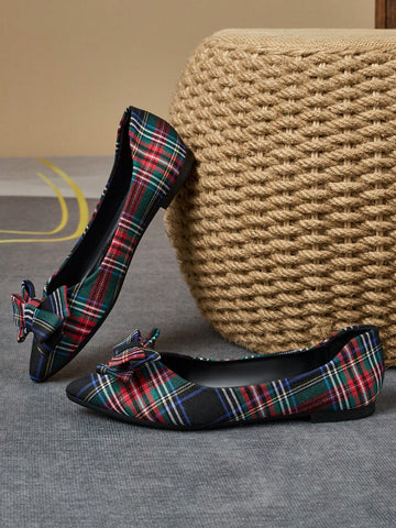 Step into spring with these chic and stylish bow-knot plaid loafers! Featuring a pointed toe and versatile design, these flats are perfect for any outfit. Whether you're looking to add a touch of style or simply want a comfortable and fashionable shoe, these loafers have got you covered.