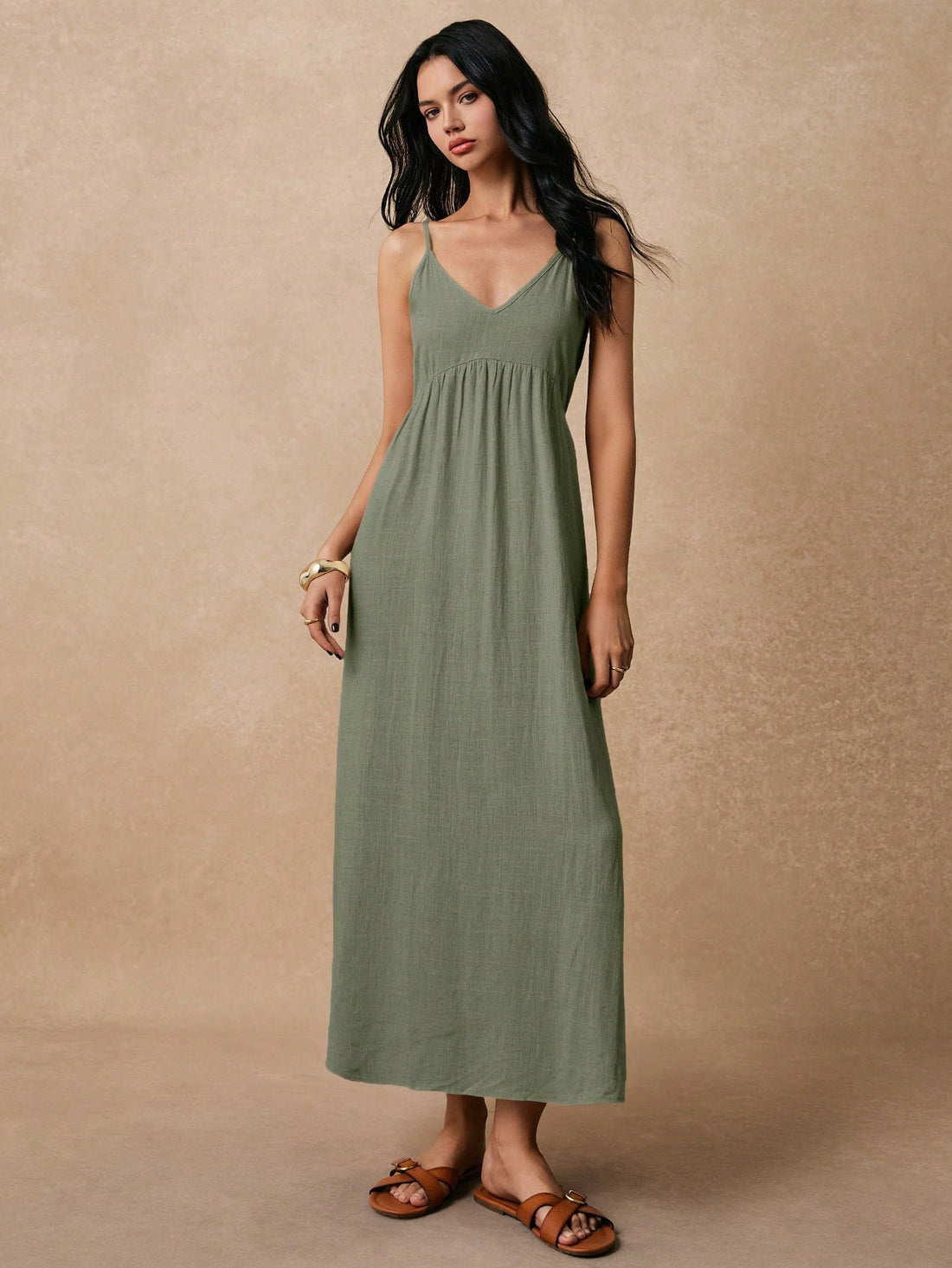 Get ready for effortless summer style with our Chic & Breezy Bowknot Backless Linen Dress! Made from lightweight linen, this dress is perfect for staying cool in the summer while still looking chic. The bowknot back adds a unique touch for a breezy and beautiful look.
