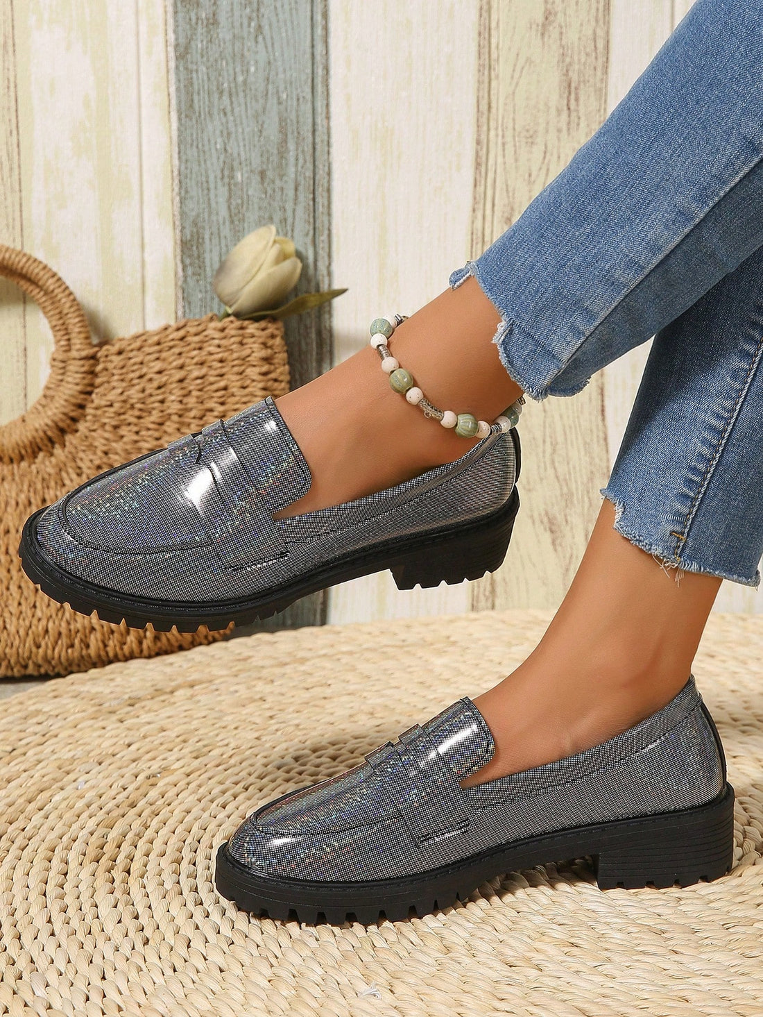 Elevate your style with our Chic British-Style Bow Slip-On Loafer Pumps! Designed for Spring and Autumn, these pumps feature a classic bow design and sturdy thick heels for a comfortable and chic look. Perfect for any occasion, these pumps will add a touch of elegance to your wardrobe.