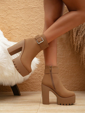 Elevate your style with our Chic British Style Chunky Heel Ankle Boots for Women! Designed with a waterproof platform and a trendy buckle strap, these boots offer both fashion and function. Whether you're braving the rain or just want to make a statement, these boots are a must-have addition to your wardrobe.