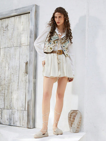 Step into effortless holiday style with our Chic Casual Lace-Up Rope Sandals! These sandals feature a chic and casual design with a lace-up rope style, perfect for adding a touch of fashion to your vacation wardrobe. Say hello to comfortable and stylish feet with these sandals!