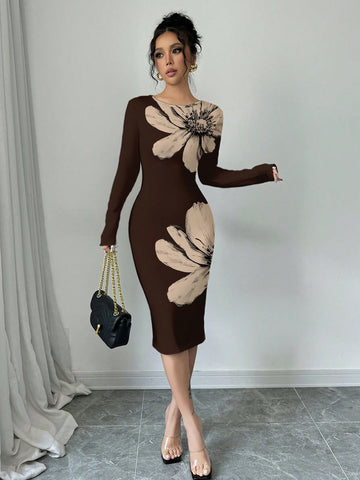 Bring effortless style to your autumn and winter wardrobe with our chic casual minimalist dress. With a sleek and modern design, this dress will elevate your everyday look. Stay on trend and comfortable all season long.