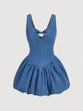 Feel effortlessly chic in this Casual Tulip Hem Denim Dress! The playful bow detail adds a touch of whimsy to this stylish piece. Perfect for any casual occasion, this dress is sure to become a staple in your wardrobe. (No need to be serious, it's just a dress!)
