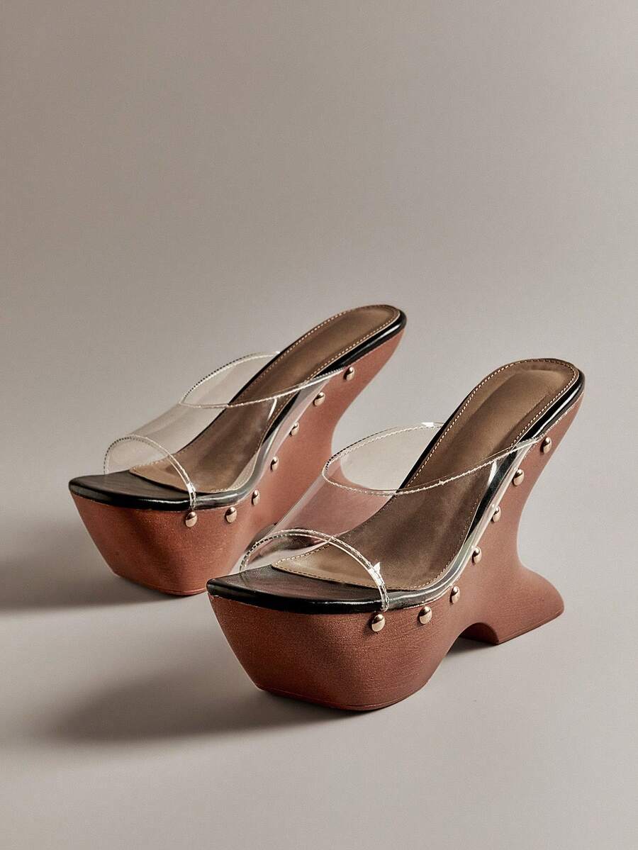 Experience the breathtaking fusion of heritage footwear artistry and sharp, modern architectural tailoring. This stunning chunky shoe is meticulously designed for the woman who values a high-fashion, "quiet luxury" approach to seasonal dressing—the ultimate centerpiece for prestigious coastal retreats, exclusive everyday soirées, and high-authority summer vacations.