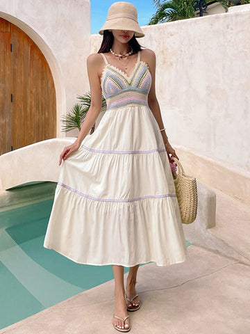 Be the belle of the holiday ball in this effortlessly chic colorblock dress. Perfect for any festive occasion, this dress will have you standing out in style. Don't stress about what to wear this season, this dress has got you covered!