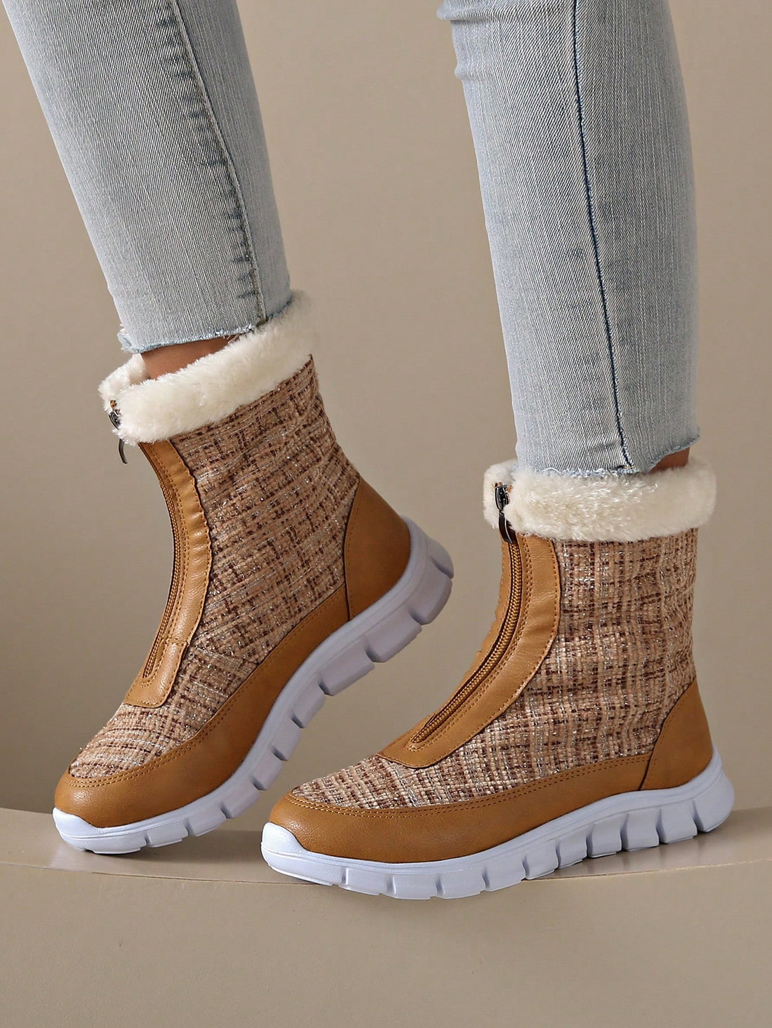 Stay warm and stylish in any weather with Chic & Cozy's Waterproof Snow Boots! Designed with a chic and flat design, these boots are not only fashionable but also waterproof to keep your feet dry. Plus, with a plush lining, your feet will stay cozy and comfortable all day long.