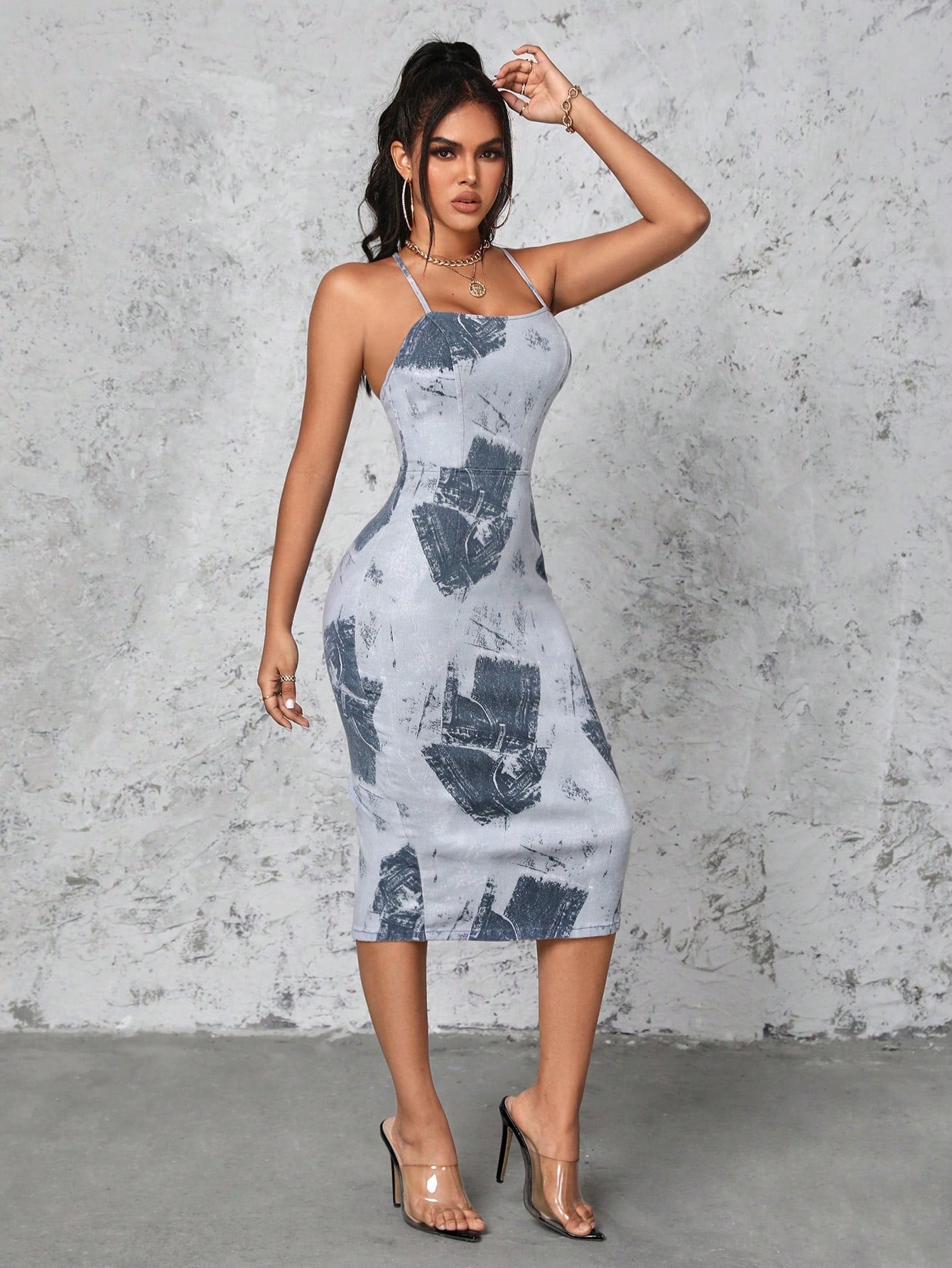 Effortlessly rock your summer style with the Chic Cross-Back Denim Cami Dress! Featuring a chic cross-back design, this dress is perfect for any occasion. Its lightweight denim fabric will keep you cool and stylish all season long. Say goodbye to complicated outfits and hello to effortless summer style!