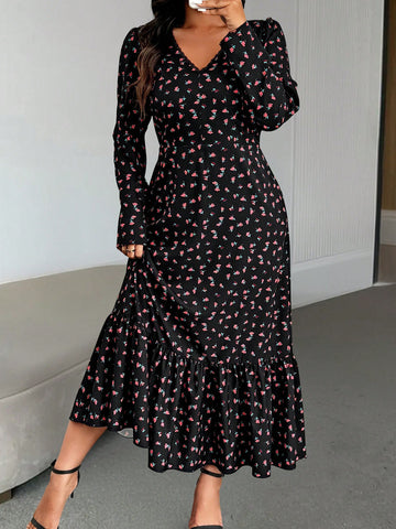 Effortlessly elegant! Be the belle of the ball in our Chic Ditsy Floral Long Dress. Perfect for any occasion, this dress combines chic style with a playful, carefree vibe. Stand out with its ditsy floral print and graceful silhouette. Now that's effortless elegance!