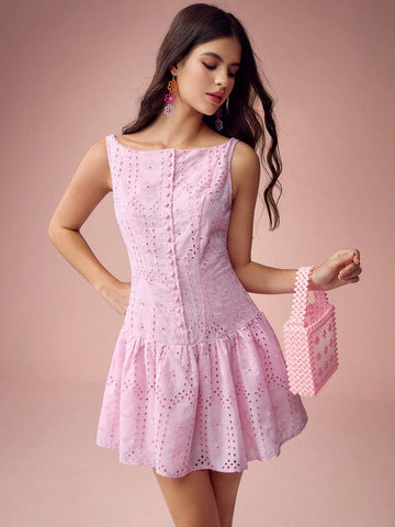 Be effortlessly stylish in our Chic & Effortless dress. This women's solid color, sleeveless dress features pleated details for a touch of flirty fun. Perfect for any casual occasion, this dress is the epitome of chic and easy style. (And it has pockets!)