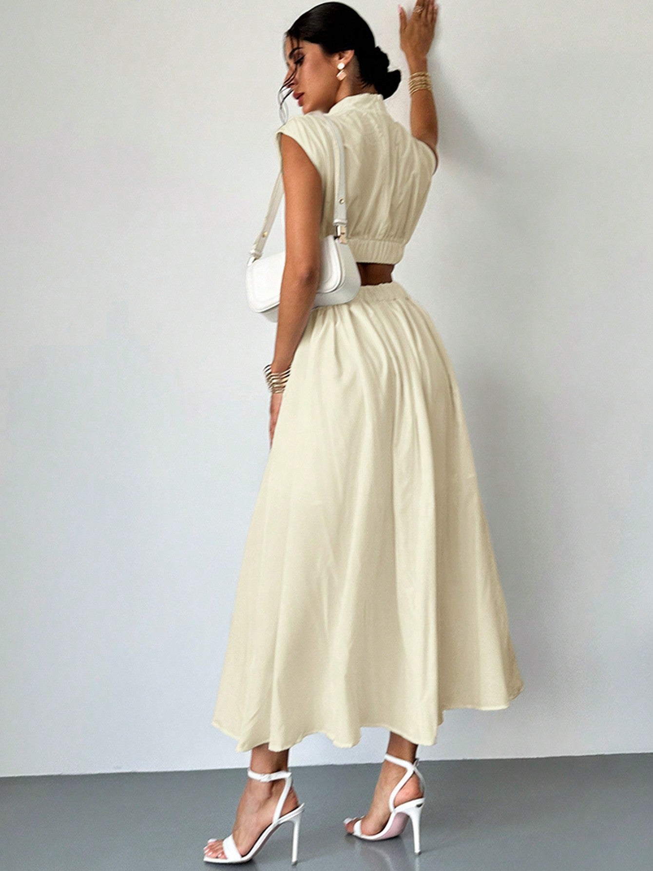 Embrace chic comfort with our Firerie Women's Hollow Pocket Cinched Dress! Perfect for daily wear or special occasions, this dress features a cinched waist for a flattering silhouette and convenient pockets for all your essentials. Stay stylish and functional with this versatile dress.