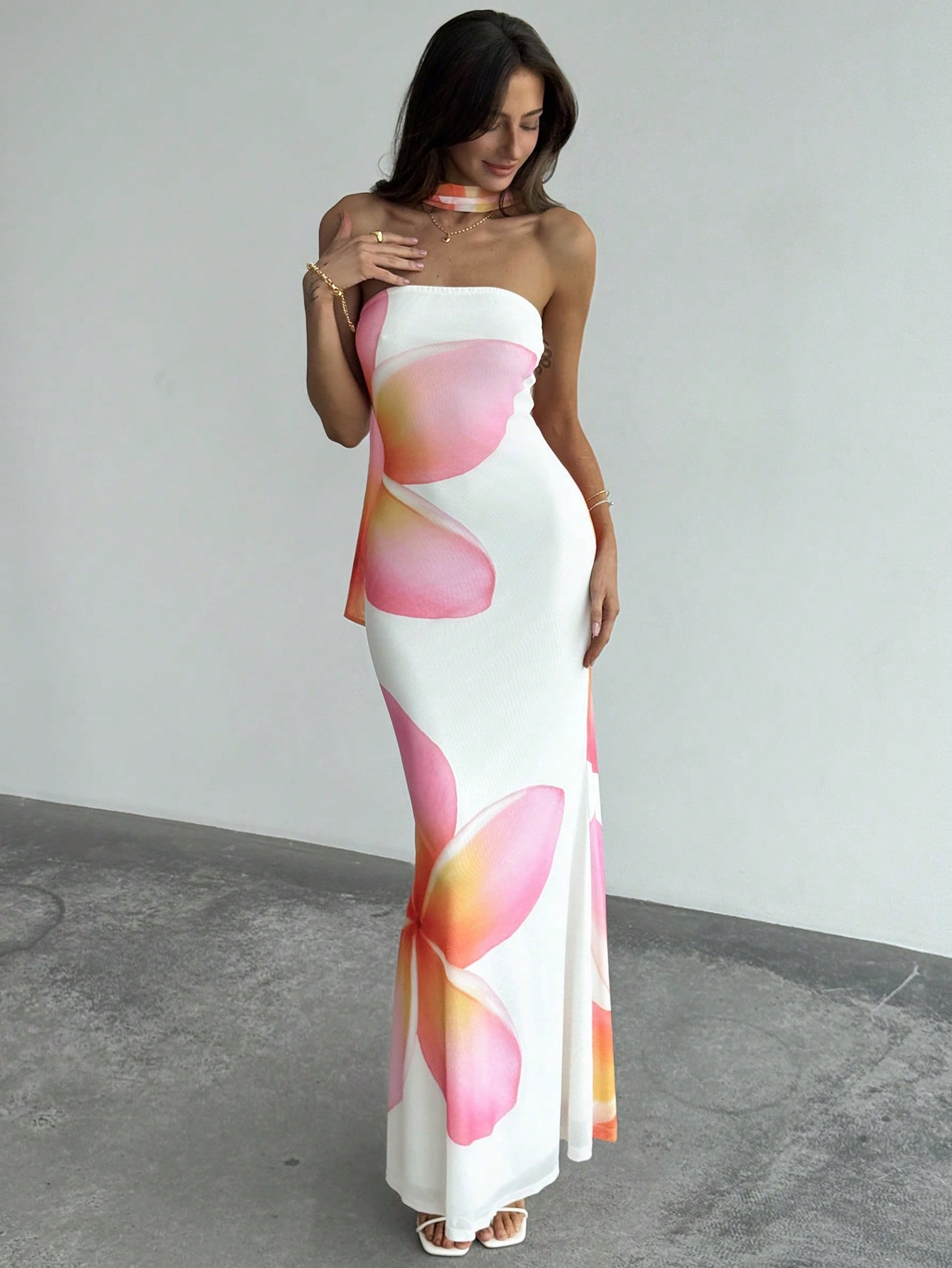 Step into the sunshine with this Chic Floral Print Tube Top Long Dress! Perfect for summer days, beach getaways, or dancing the night away at weddings and graduations. Its breezy design and vibrant floral pattern bring playful charm to any occasion, keeping you cool and stylish from day to night. Embrace effortless elegance with a dress that’s as fun as your plans!