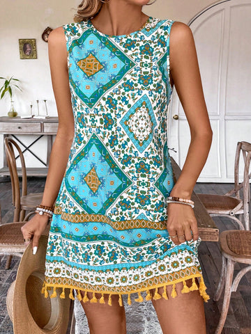 This chic floral spaghetti strap dress features a trendy fringe hem, combining style and comfort. The delicate spaghetti straps create an elegant look, while the fringe hem adds a touch of trendiness. Perfect for any occasion, this dress is a must-have for any fashion-forward wardrobe.