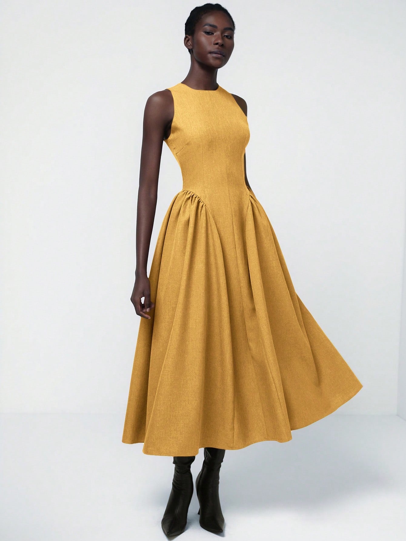 Step out in style with this Chic French Elegant Ruched Waist Dress, designed for the modern woman on the go. Its flattering ruched waist adds a touch of sophistication while keeping things fun and flirty. Perfect for your daily commute or a spontaneous outing, this versatile dress effortlessly blends elegance with comfort. Embrace your chic side and turn heads wherever you wander!