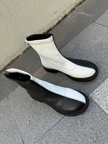 Introducing the perfect combination of style and comfort with our Chic Girls' Zip-Up Ankle Boots! Made with a stylish elastic fabric, these boots provide everyday elegance for the fashion-forward young girl. Zip up and step out in confidence with these must-have boots!