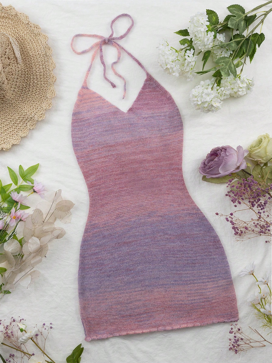 This halter neck sweater dress adds effortless style to any look with its chic gradient design. Perfect for any occasion, this dress will have you looking and feeling your best. Stay fashion-forward while staying cozy in the colder months. (Effortlessly stylish in a chic gradient. Stay cozy and fabulous all season long.)