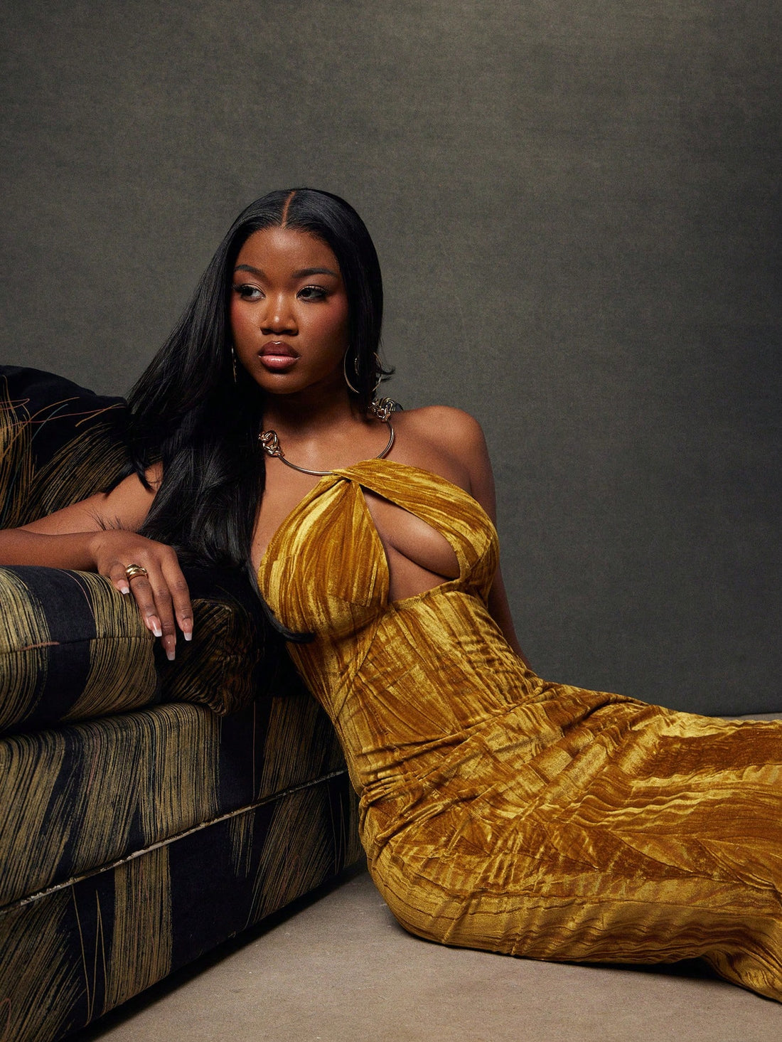 Slip into pure elegance with this stunning halter neck bodycon velvet dress—your new go-to for holiday parties and winter celebrations. The luxurious velvet fabric drapes beautifully while the fitted silhouette flatters every curve, and the chic halter neckline adds a touch of sophisticated flair. Perfect midi length for dancing the night away without missing a beat. Whether you're heading to a festive gathering or ringing in the season in style, this dress delivers that wow-factor moment. Velvet never goes