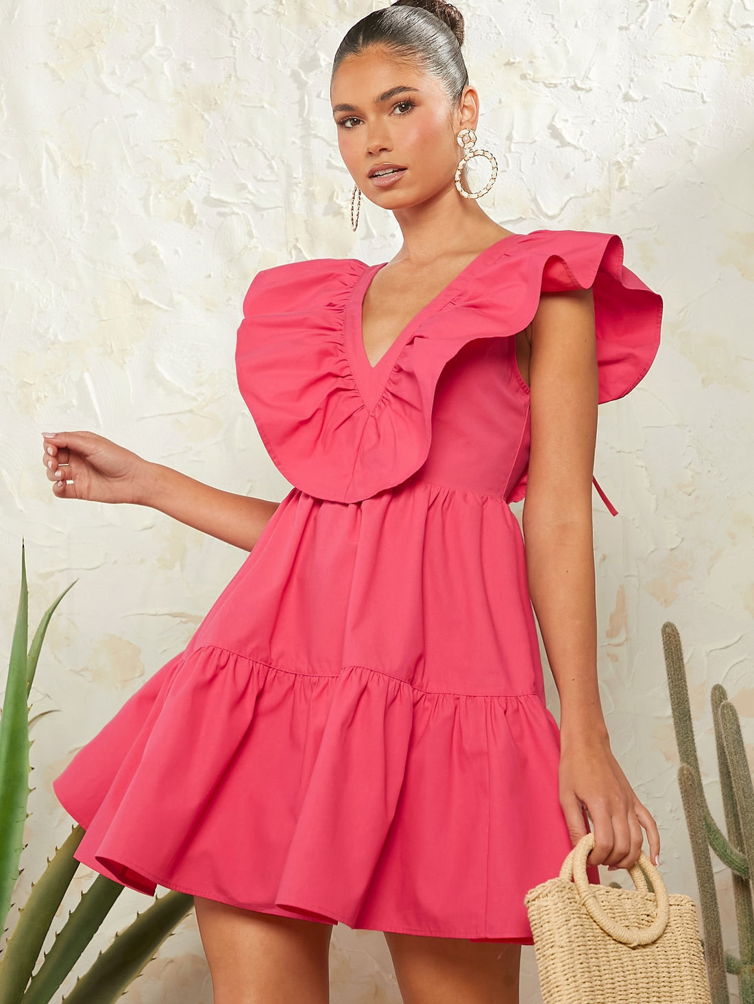 This elegant Chic Haute Backless Ruffle Trim Dress adds effortless style to your wardrobe. The backless design and ruffle trim add a touch of sophistication, while the tie detail enhances your figure. Perfect for any occasion, this dress is a must-have for a chic and timeless look.