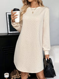 This Chic Knitted Textured Casual Dress for Autumn & Winter offers the perfect balance of comfort and elegance. The knitted texture adds a unique touch, while the design is ideal for colder seasons. Whether you're looking for a versatile piece for everyday wear or a stylish addition to your wardrobe, this dress has it all.
