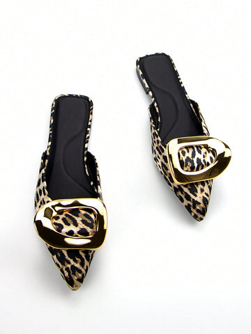 Effortlessly elevate your daily style with our Chic Leopard Print Flat Mules. These elegant flats feature a striking floral patchwork design, bold leopard print, and gold hardware for a touch of luxury. With a comfortable flat heel and trendy metal buckle, these mules are the perfect way to add a touch of sophistication to any outfit.