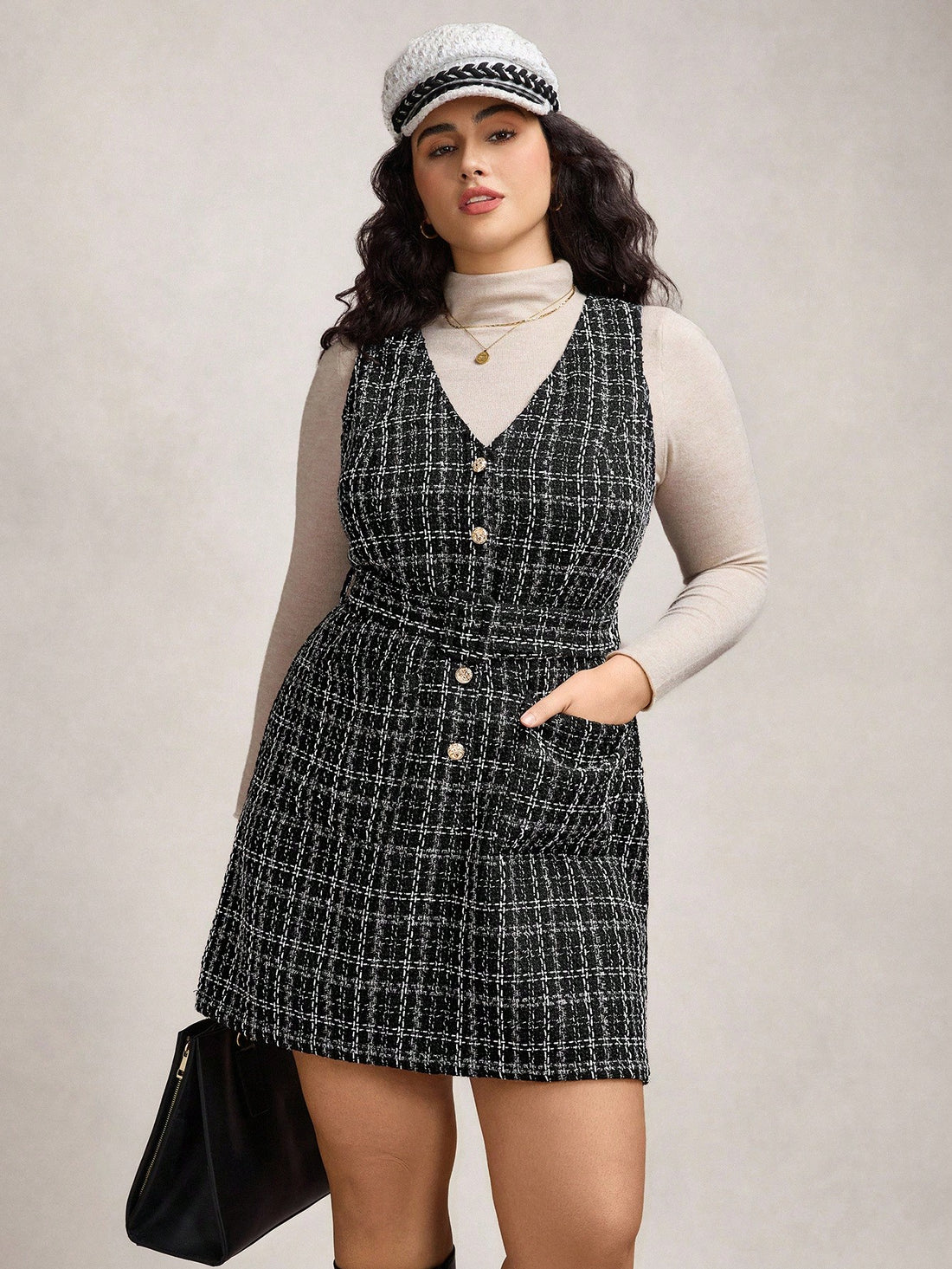 Turn heads with this playful plus size pinafore dress featuring a bold leopard print. The flattering V-neck and sleeveless design keep things breezy and stylish, making it perfect for layering or wearing on its own. Effortlessly chic and comfortable, this dress adds a wild touch to your everyday wardrobe.