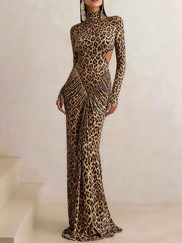 Unleash your wild side this holiday season with our stunning leopard print turtleneck dress! This chic piece combines timeless animal print with a cozy, fitted turtleneck for an effortlessly sophisticated look. Whether you're heading to a Christmas cocktail party or ringing in the New Year, this dress delivers instant glamour with minimal effort. The flattering silhouette hugs in all the right places, while the bold leopard pattern makes a statement without screaming for attention. Dress it up with heels an