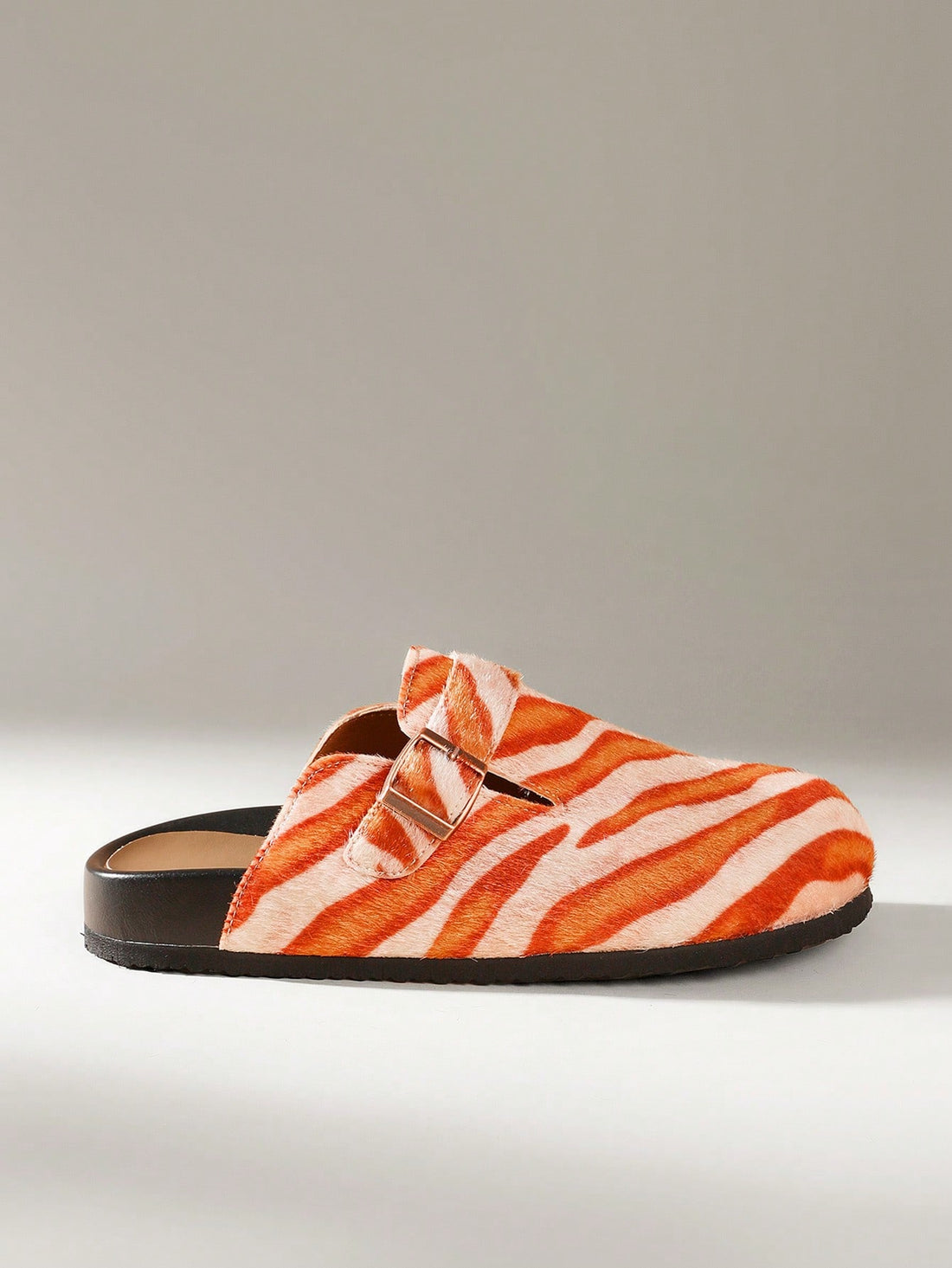 Step into understated elegance with these minimalist slip-on flats—the ultimate wardrobe essential for anyone who believes less is more. Designed for effortless transitions from morning coffee runs to evening outings, these shoes deliver comfort without compromising on style. The sleek silhouette pairs seamlessly with everything from jeans to dresses, while the slip-on design means zero fuss getting ready. Perfect for the modern woman who values both practicality and polish, these flats prove that sometimes